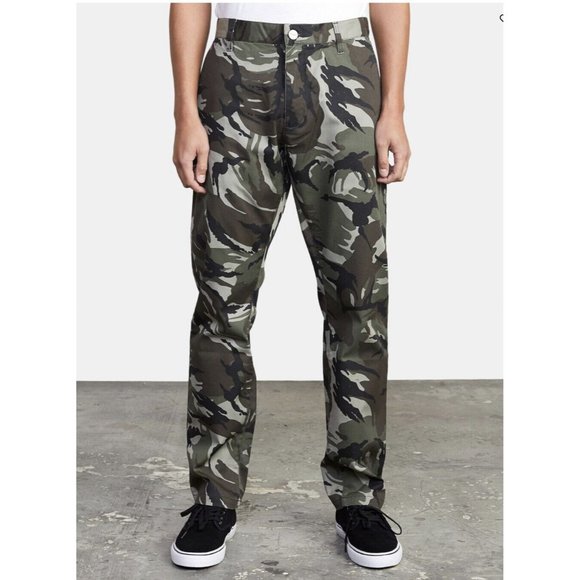 $50 RVCA Boy’s Weeday Stretch Pants Straight Fit Army Camo Jeans Size 28 - Picture 1 of 6